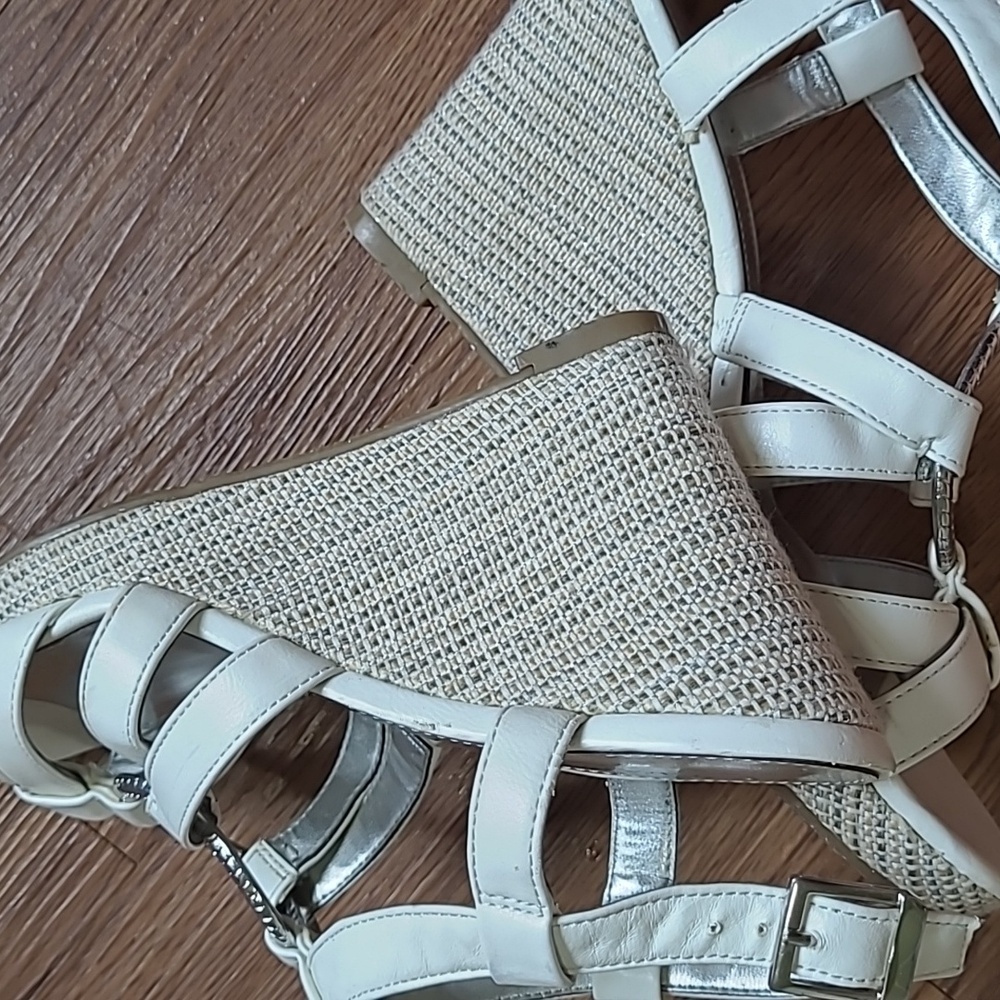White Wedges - Picture 5 of 5